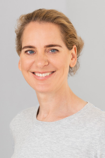 Dr. Johanna Bardy